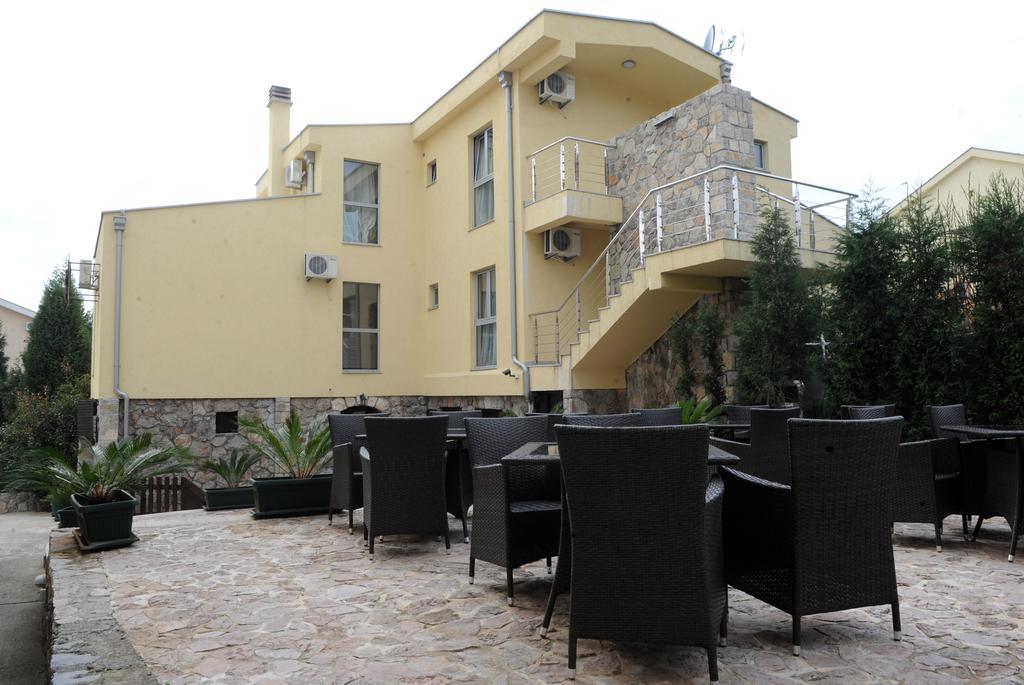 Hotel Crnogorska Kuca Podgorica Exteriér fotografie